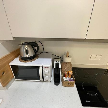 Stylish One Bedroom Flat In The Heart Of マドリード エクステリア 写真