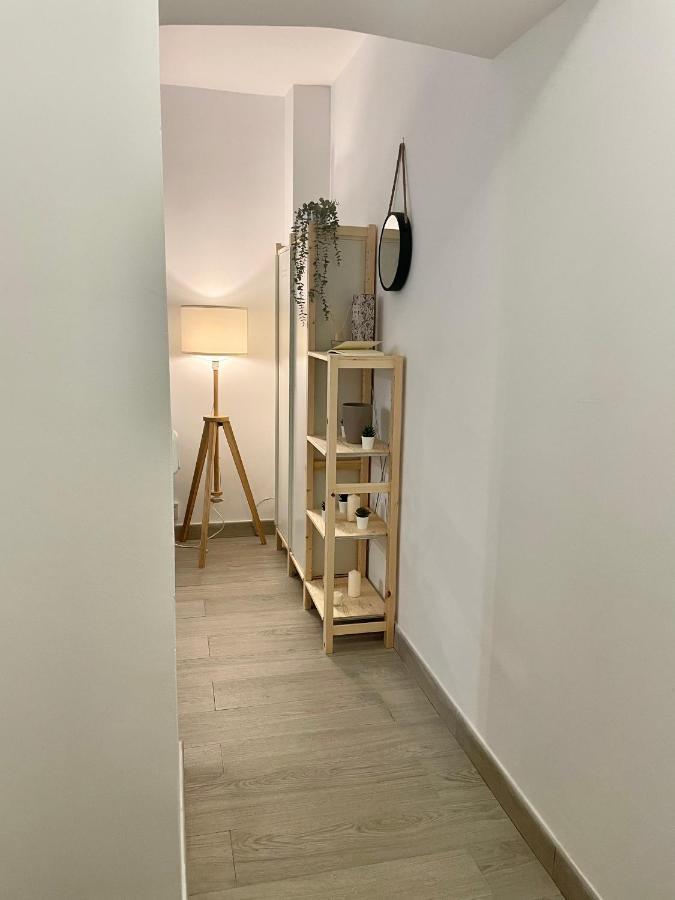 Stylish One Bedroom Flat In The Heart Of マドリード エクステリア 写真