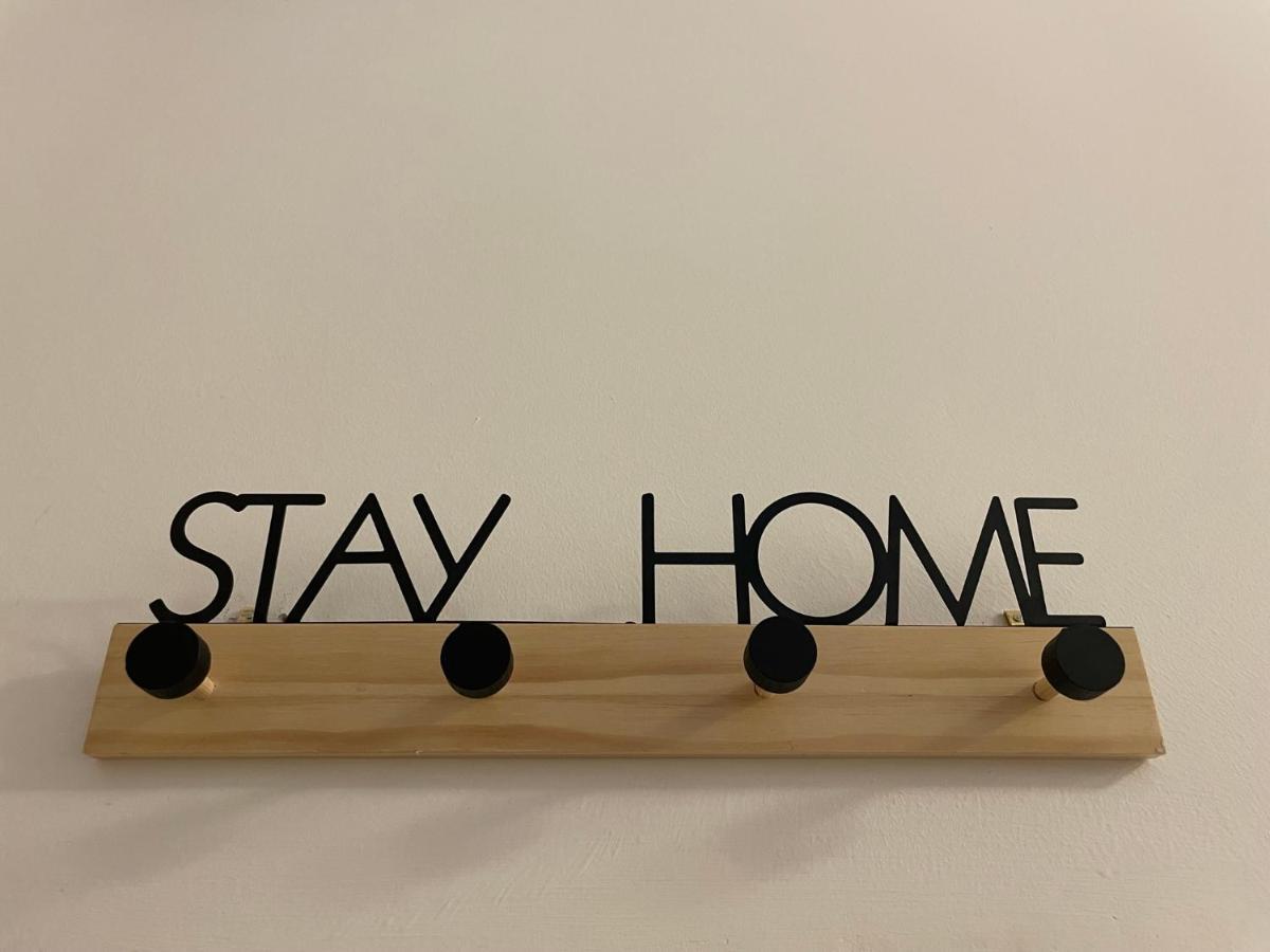 Stylish One Bedroom Flat In The Heart Of マドリード エクステリア 写真